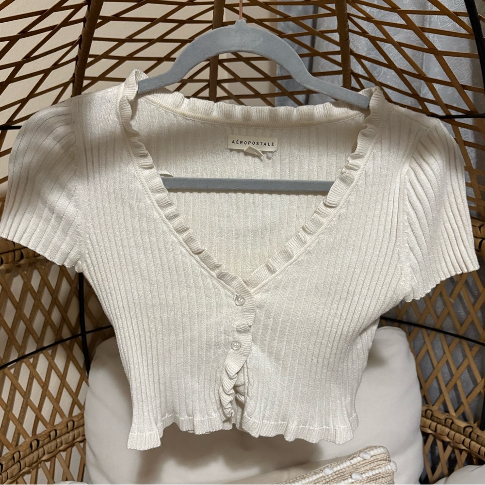 Women’s cropped sweater top